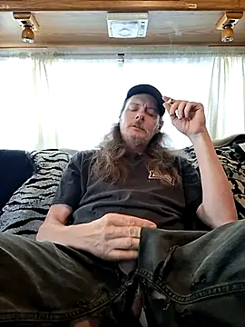 Snapshot of truckerlove69 chatting on June 5, 3:40 pm truckerlove69 online show from June 5, 3:40 pm