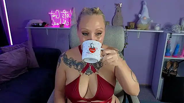 Snapshot of Jan_ina chatting on December 4, 1:53 pm Jan ina online show from December 4, 1:53 pm