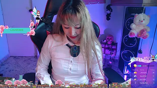 pink-2022 online show from December 12, 3:48 pm