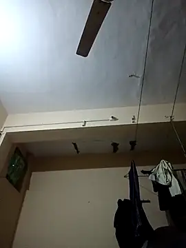 Snapshot of Desi_Londa_143 chatting on February 5, 1:37 am Desi Londa 143 online show from February 5, 1:37 am