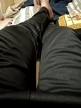 Snapshot of Desi_Londa_143 chatting on February 17, 2:26 pm Desi Londa 143 online show from February 17, 2:26 pm