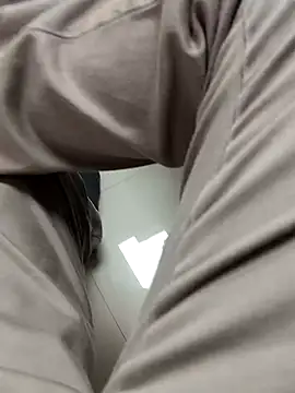 Snapshot of Desi_Londa_143 chatting on February 19, 8:55 am Desi Londa 143 online show from February 19, 8:55 am