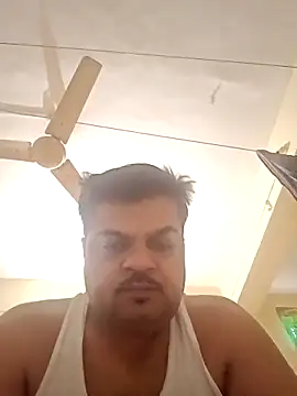 Snapshot of Desi_Londa_143 chatting on March 6, 1:37 am Desi Londa 143 online show from March 6, 1:37 am