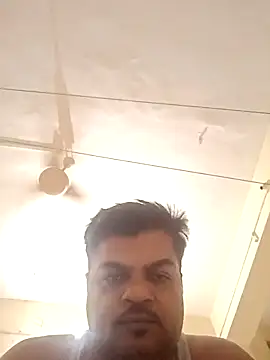 Snapshot of Desi_Londa_143 chatting on March 7, 12:04 am Desi Londa 143 online show from March 7, 12:04 am