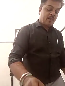 Snapshot of Desi_Londa_143 chatting on March 7, 7:41 am Desi Londa 143 online show from March 7, 7:41 am