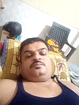 Snapshot of Desi_Londa_143 chatting on March 10, 3:41 pm Desi Londa 143 online show from March 10, 3:41 pm