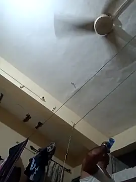 Snapshot of Desi_Londa_143 chatting on March 12, 12:20 am Desi Londa 143 online show from March 12, 12:20 am