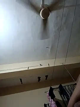 Snapshot of Desi_Londa_143 chatting on March 13, 1:10 am Desi Londa 143 online show from March 13, 1:10 am