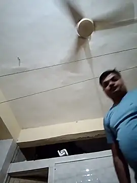 Snapshot of Desi_Londa_143 chatting on March 20, 1:13 am Desi Londa 143 online show from March 20, 1:13 am