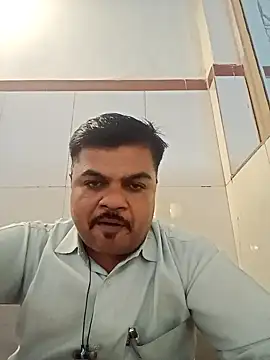 Snapshot of Desi_Londa_143 chatting on March 20, 8:31 am Desi Londa 143 online show from March 20, 8:31 am