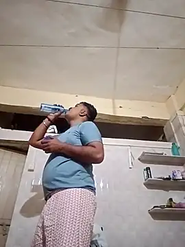 Snapshot of Desi_Londa_143 chatting on March 21, 1:13 am Desi Londa 143 online show from March 21, 1:13 am