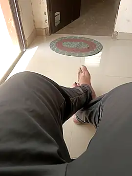 Snapshot of Desi_Londa_143 chatting on March 22, 7:15 am Desi Londa 143 online show from March 22, 7:15 am