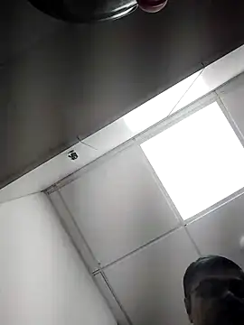 Snapshot of Desi_Londa_143 chatting on September 10, 12:16 pm Desi Londa 143 online show from September 10, 12:16 pm