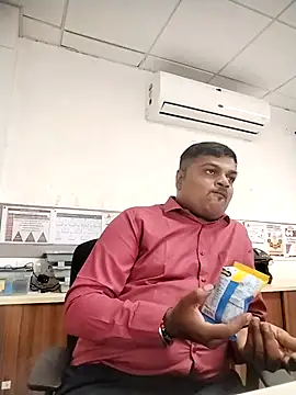 Snapshot of Desi_Londa_143 chatting on September 17, 6:48 am Desi Londa 143 online show from September 17, 6:48 am