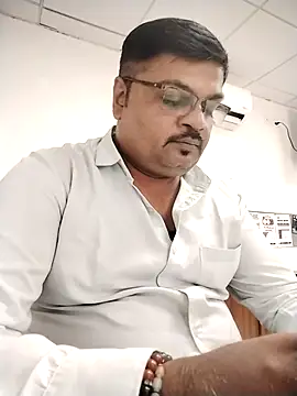 Snapshot of Desi_Londa_143 chatting on September 25, 4:49 am Desi Londa 143 online show from September 25, 4:49 am