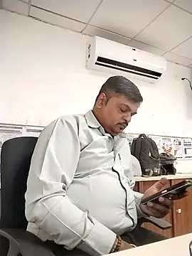 Snapshot of Desi_Londa_143 chatting on September 26, 5:00 am Desi Londa 143 online show from September 26, 5:00 am