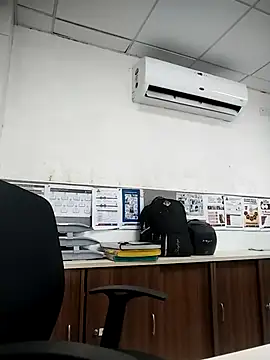 Snapshot of Desi_Londa_143 chatting on October 14, 4:46 am Desi Londa 143 online show from October 14, 4:46 am