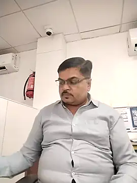 Snapshot of Desi_Londa_143 chatting on October 15, 4:56 am Desi Londa 143 online show from October 15, 4:56 am