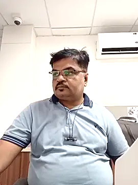 Snapshot of Desi_Londa_143 chatting on October 18, 4:04 am Desi Londa 143 online show from October 18, 4:04 am