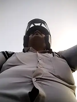 Snapshot of Desi_Londa_143 chatting on October 21, 2:12 am Desi Londa 143 online show from October 21, 2:12 am