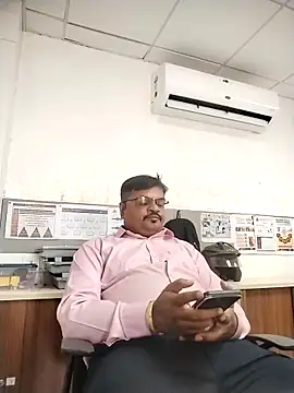 Snapshot of Desi_Londa_143 chatting on October 24, 5:59 am Desi Londa 143 online show from October 24, 5:59 am