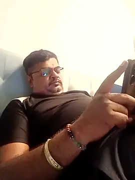 Snapshot of Desi_Londa_143 chatting on October 27, 1:48 pm Desi Londa 143 online show from October 27, 1:48 pm