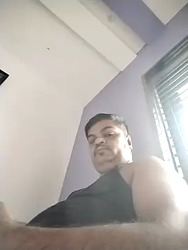 Snapshot of Desi_Londa_143 chatting on October 29, 3:20 am Desi Londa 143 online show from October 29, 3:20 am