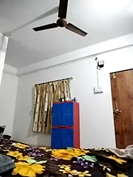 Snapshot of Desi_Londa_143 chatting on November 18, 1:22 am Desi Londa 143 online show from November 18, 1:22 am