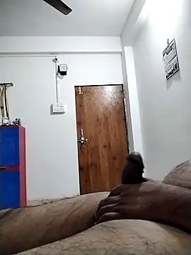 Snapshot of Desi_Londa_143 chatting on November 18, 4:44 pm Desi Londa 143 online show from November 18, 4:44 pm