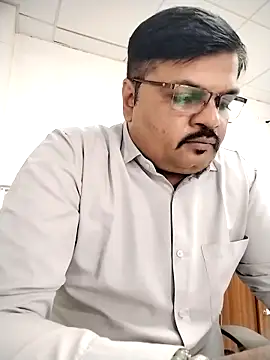 Snapshot of Desi_Londa_143 chatting on November 24, 5:07 am Desi Londa 143 online show from November 24, 5:07 am