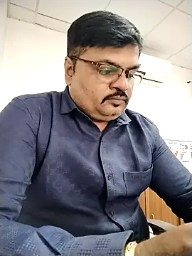 Snapshot of Desi_Londa_143 chatting on November 25, 5:18 am Desi Londa 143 online show from November 25, 5:18 am