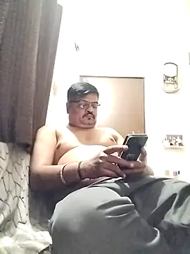 Snapshot of Desi_Londa_143 chatting on November 30, 5:28 pm Desi Londa 143 online show from November 30, 5:28 pm