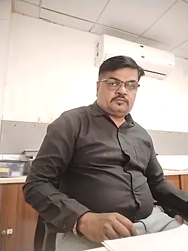 Snapshot of Desi_Londa_143 chatting on December 3, 4:53 am Desi Londa 143 online show from December 3, 4:53 am