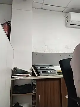 Snapshot of Desi_Londa_143 chatting on June 30, 5:08 am Desi Londa 143 online show from June 30, 5:08 am