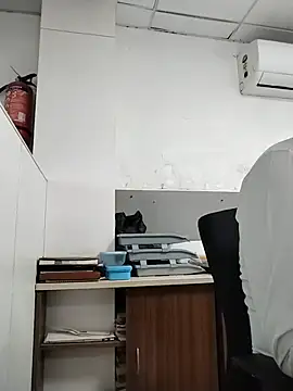 Snapshot of Desi_Londa_143 chatting on July 7, 6:47 am Desi Londa 143 online show from July 7, 6:47 am