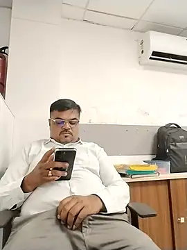 Snapshot of Desi_Londa_143 chatting on July 7, 7:23 am Desi Londa 143 online show from July 7, 7:23 am