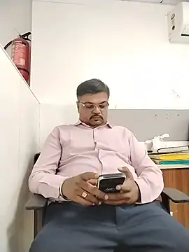 Snapshot of Desi_Londa_143 chatting on July 30, 6:12 am Desi Londa 143 online show from July 30, 6:12 am