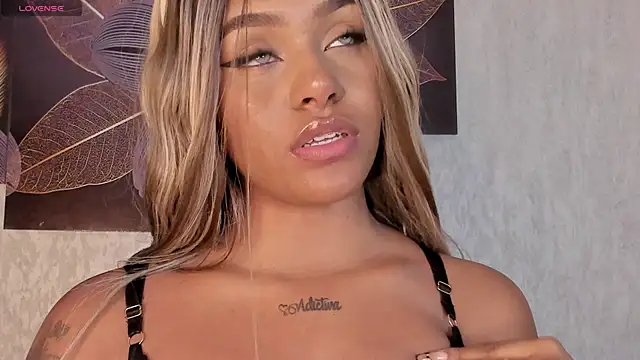 Snapshot of Emma_Morgann chatting on March 1, 11:39 am Emma Morgann online show from March 1, 11:39 am