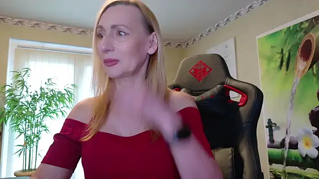 Snapshot of HotLana69 chatting on May 3, 5:19 pm HotLana69 online show from May 3, 5:19 pm