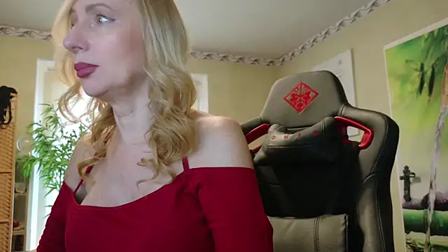Snapshot of HotLana69 chatting on May 12, 4:37 pm HotLana69 online show from May 12, 4:37 pm