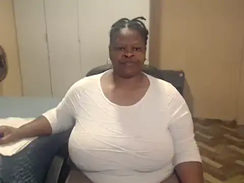 Snapshot of sweetnoziexx chatting on May 21, 5:36 am sweetnoziexx online show from May 21, 5:36 am