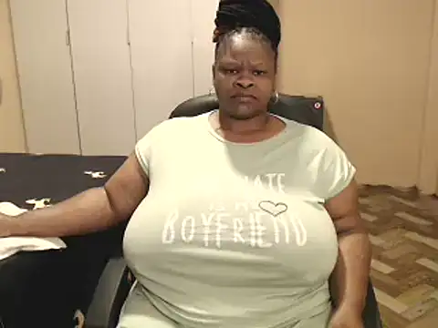 Snapshot of sweetnoziexx chatting on June 15, 3:53 am sweetnoziexx online show from June 15, 3:53 am