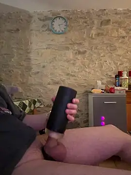 Snapshot of yann2392 chatting on May 7, 3:06 pm yann2392 online show from May 7, 3:06 pm