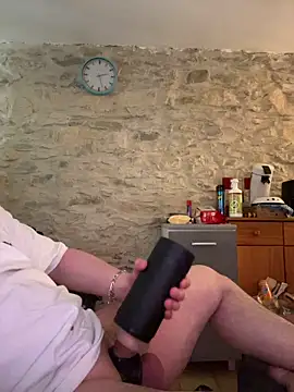 Snapshot of yann2392 chatting on May 17, 1:18 pm yann2392 online show from May 17, 1:18 pm