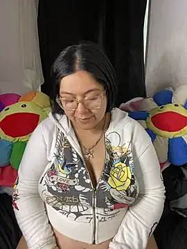 Snapshot of MsConejitaa chatting on June 2, 2:30 pm MsConejitaa online show from June 2, 2:30 pm