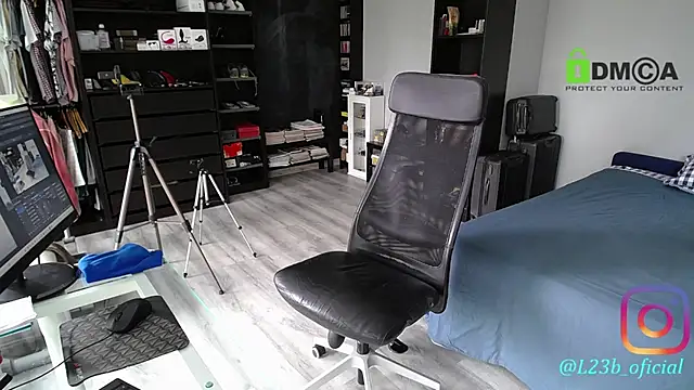 Snapshot of samricci21 chatting on July 13, 12:30 pm samricci21 online show from July 13, 12:30 pm