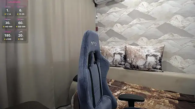 Snapshot of SerzhKorol1 chatting on June 8, 8:48 am SerzhKorol1 online show from June 8, 8:48 am