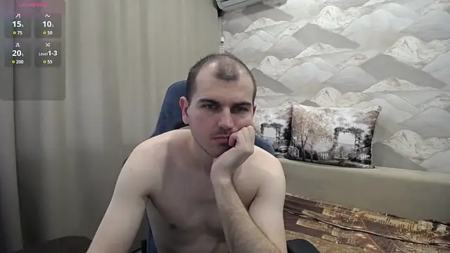 Snapshot of SerzhKorol1 chatting on June 9, 9:32 am SerzhKorol1 online show from June 9, 9:32 am