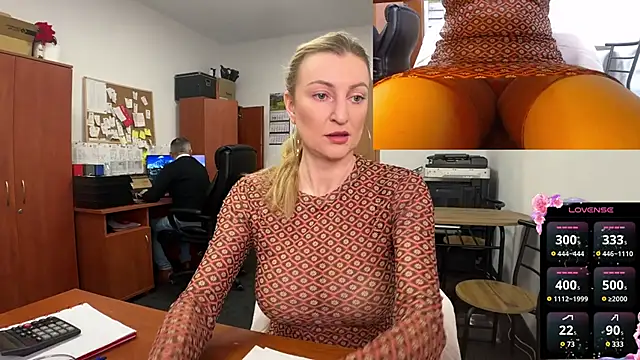 legsLONG online show from February 18, 5:53 am