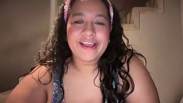 Snapshot of Big_boobs_lau_ chatting on October 4, 6:44 am Big boobs lau online show from October 4, 6:44 am